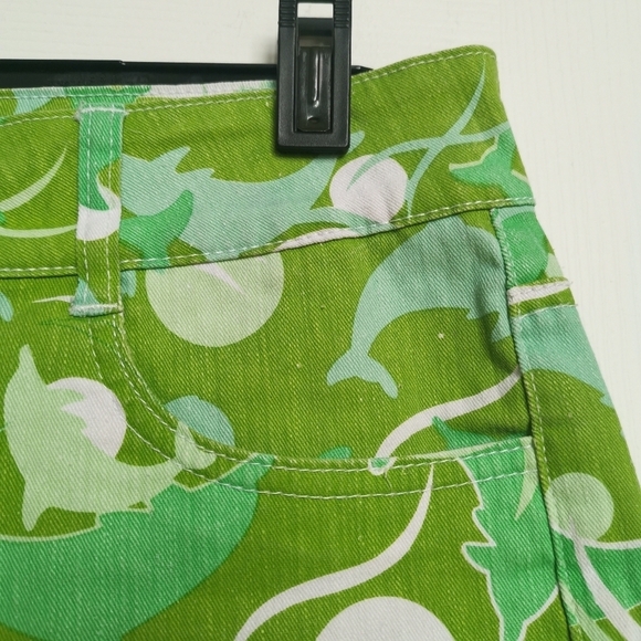 🩵3/$25🩵 Y2K Crest Jean Groovy Green Dolphin Shorts - Picture 3 of 9